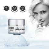 Ultra moisturizing cream with SPF 15 and hyaluronic acid